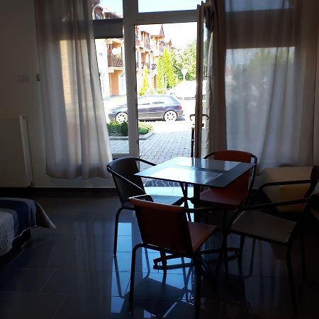 Kertvarosi Apartman II Tiszaújváros Εξωτερικό φωτογραφία