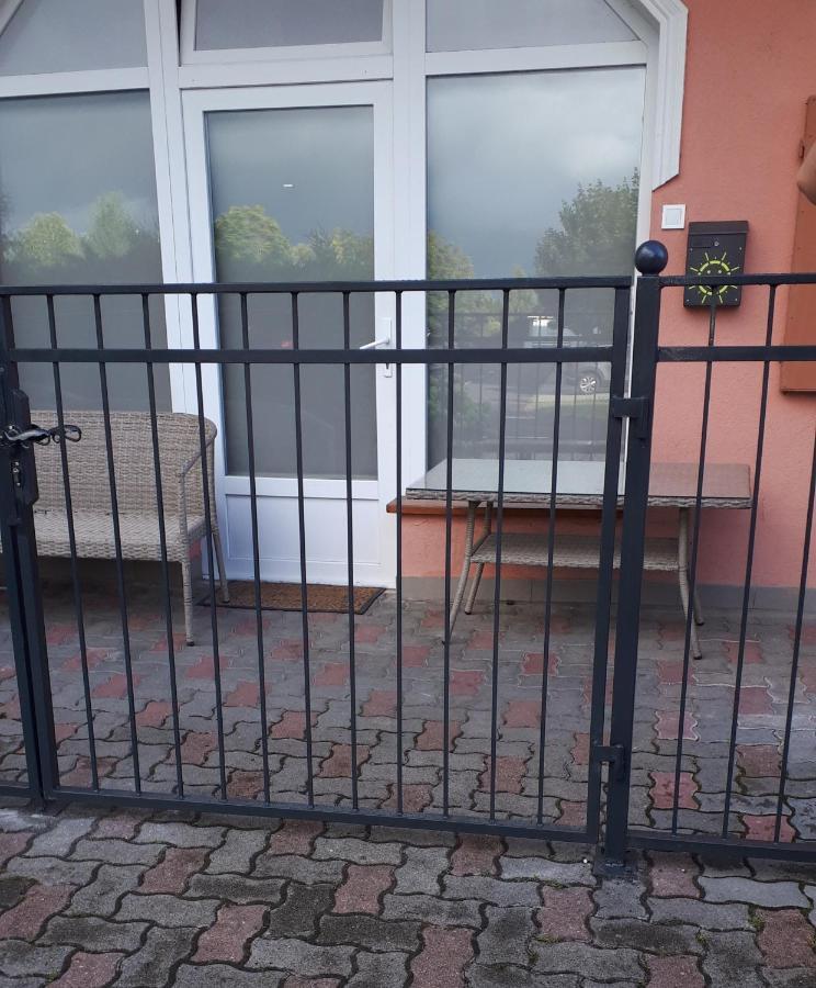 Kertvarosi Apartman II Tiszaújváros Εξωτερικό φωτογραφία