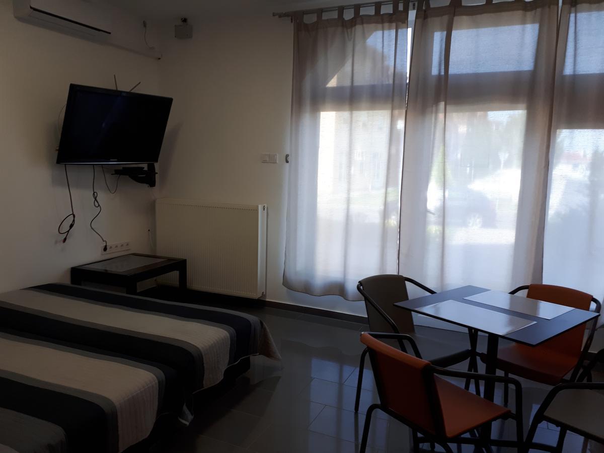 Kertvarosi Apartman II Tiszaújváros Εξωτερικό φωτογραφία