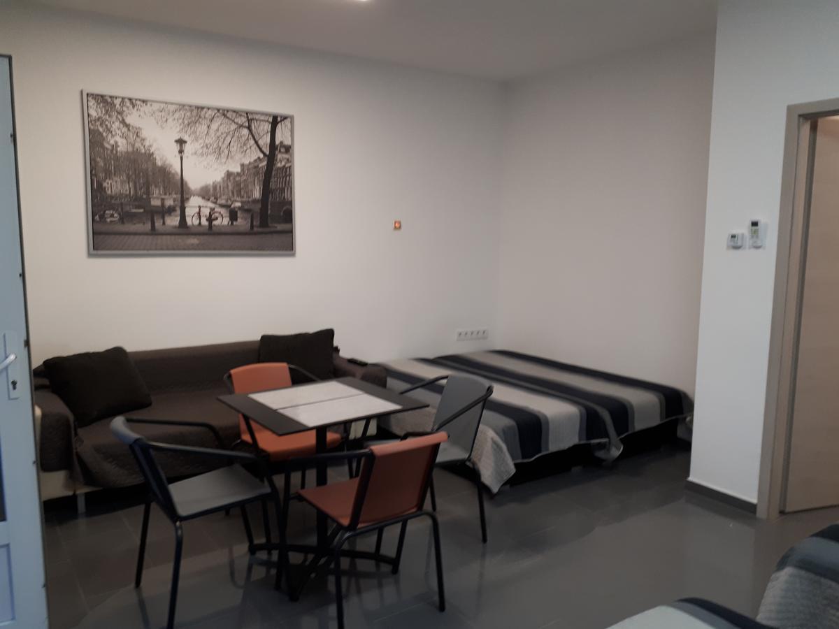 Kertvarosi Apartman II Tiszaújváros Εξωτερικό φωτογραφία